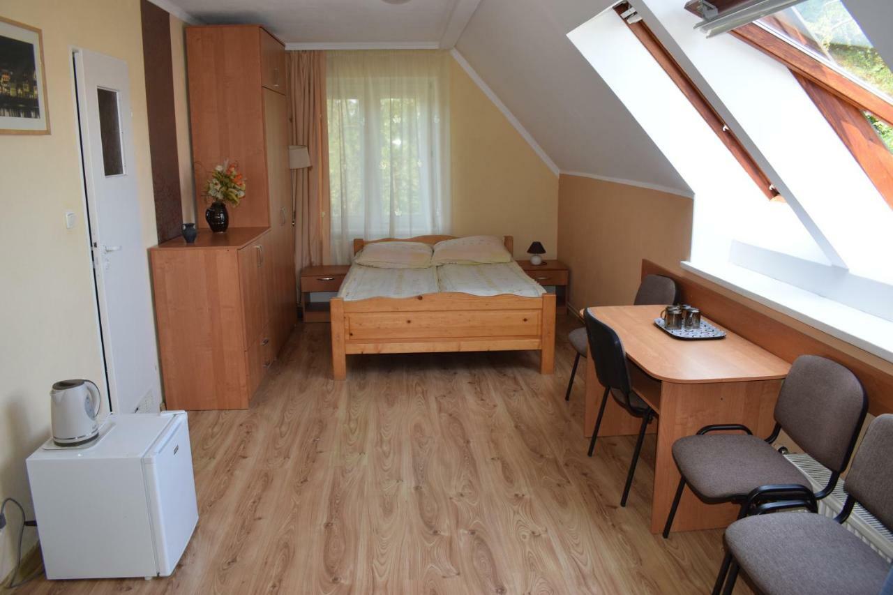 Dom Wczasowy Janina Mikoszewo Buitenkant foto